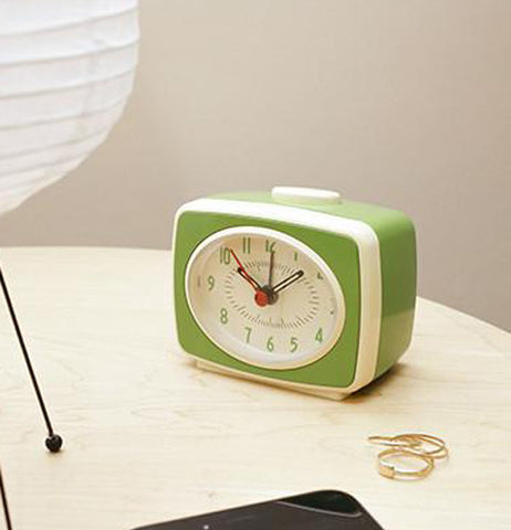 A photo of the clock on the table.