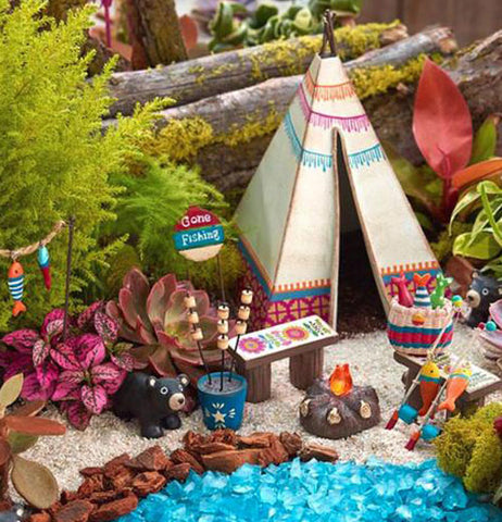 The (Mini) Tee Pee goes with other miniatures for a imaginative camp outside. 