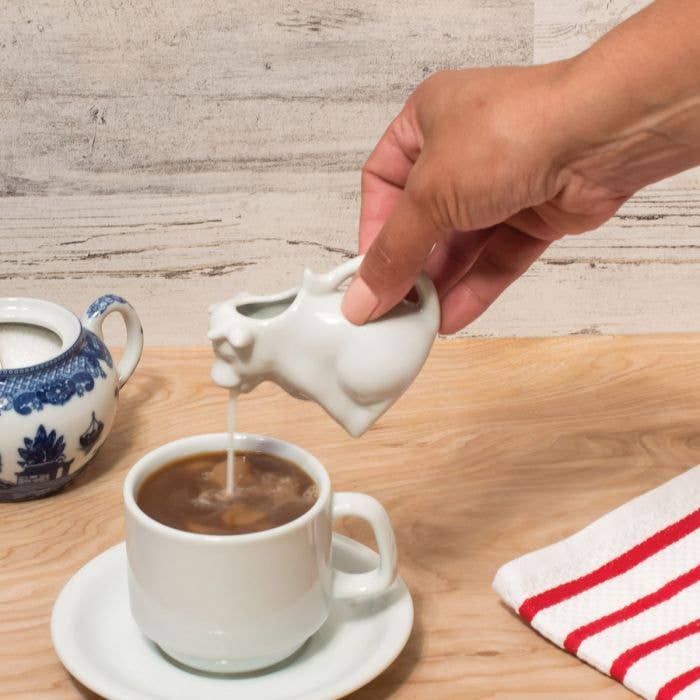 HIC Kitchen Mini Cow Creamer With Handle, 2oz