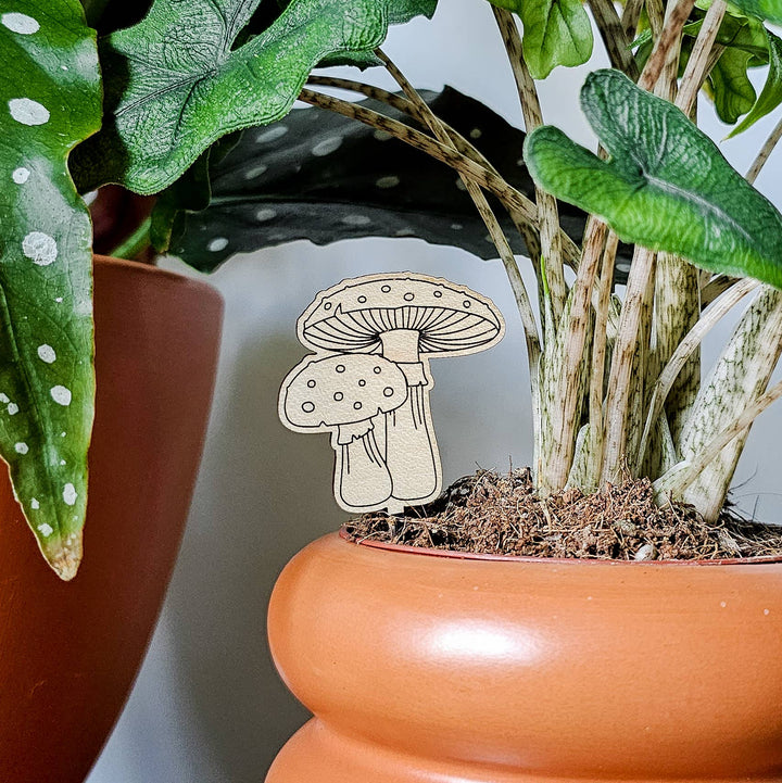 Amanita Mushroom Decorative Houseplant Accessory Stake: Small (5.25 inches tall)