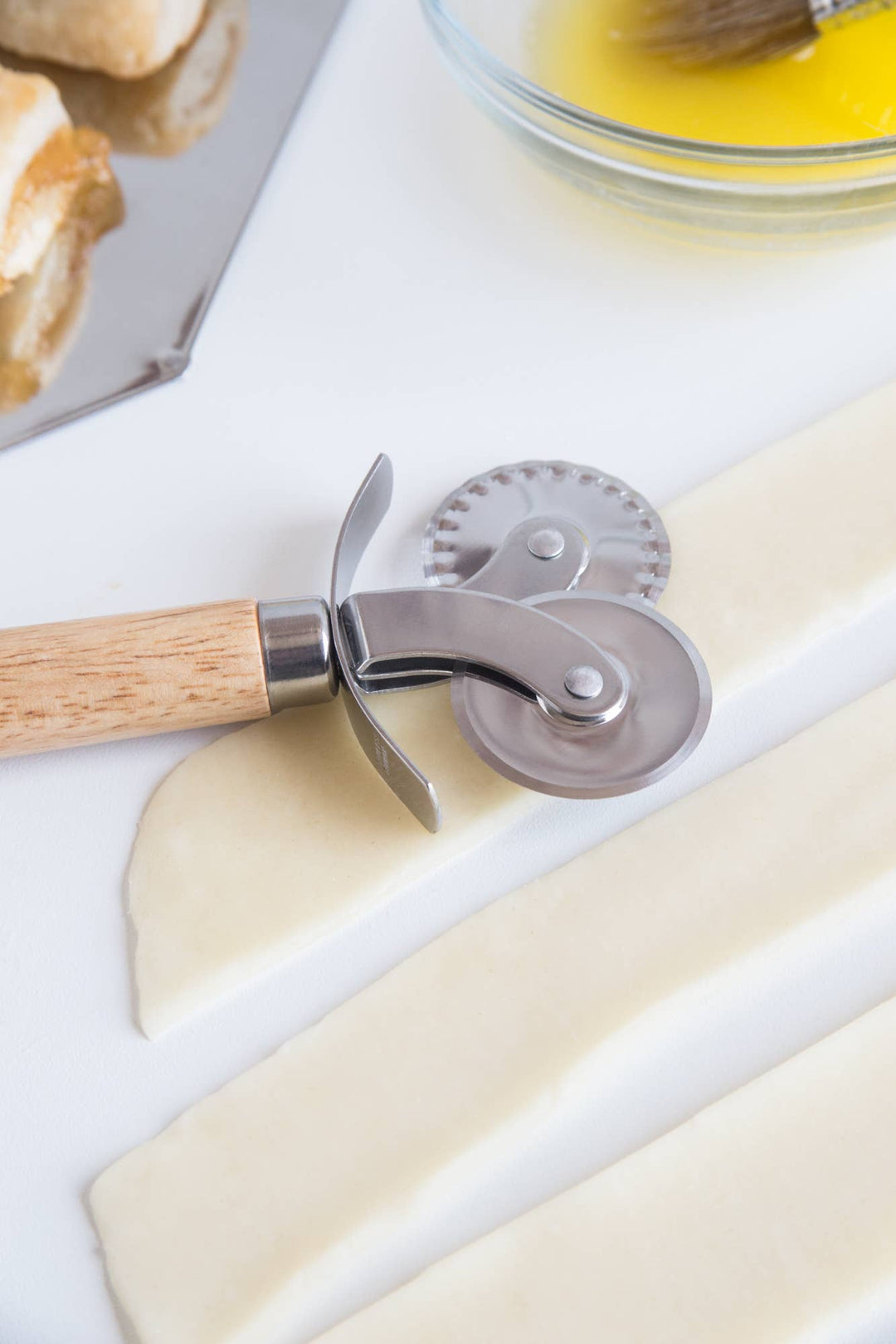 Fox Run Pastry Wheel Crimper, Cutter, 1" x 2.75" x 6.5"