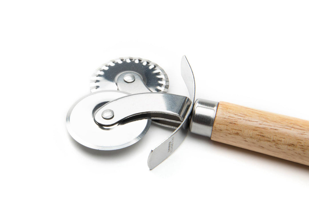 Fox Run Pastry Wheel Crimper, Cutter, 1" x 2.75" x 6.5"