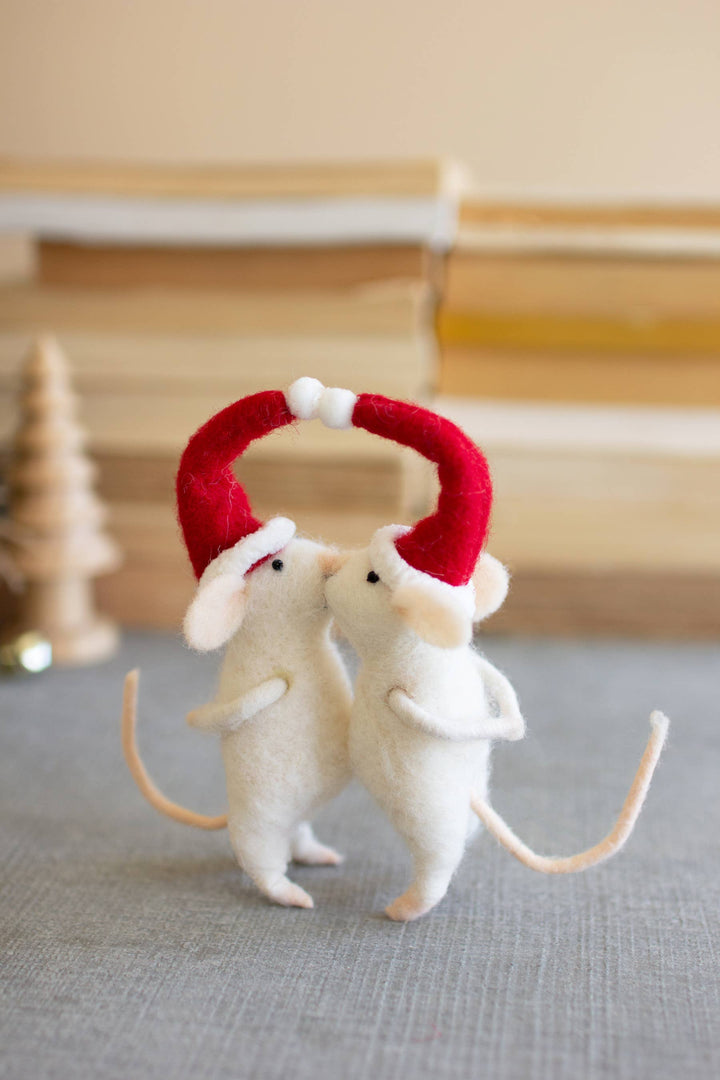 Kissing Felt Christmas Mice