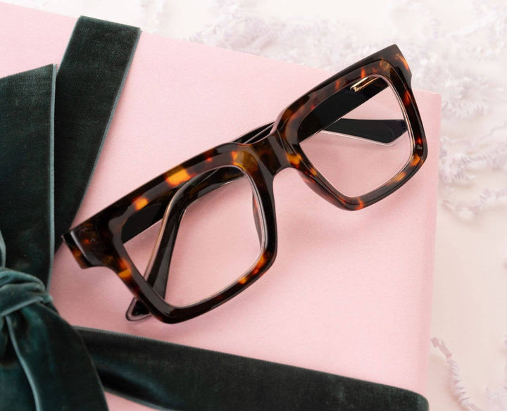 Spotlight (Blue Light): Tortoise/Black / Reading / 2.00