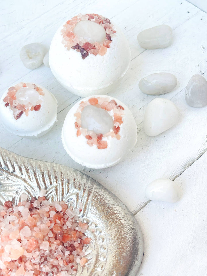 Quartz &amp; Pink Himalayan Salt Bath Bomb: Medium