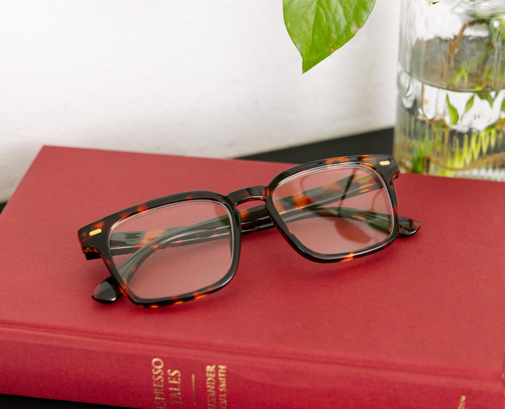 Jude (Blue Light): Charcoal Horn / Reading / 2.00
