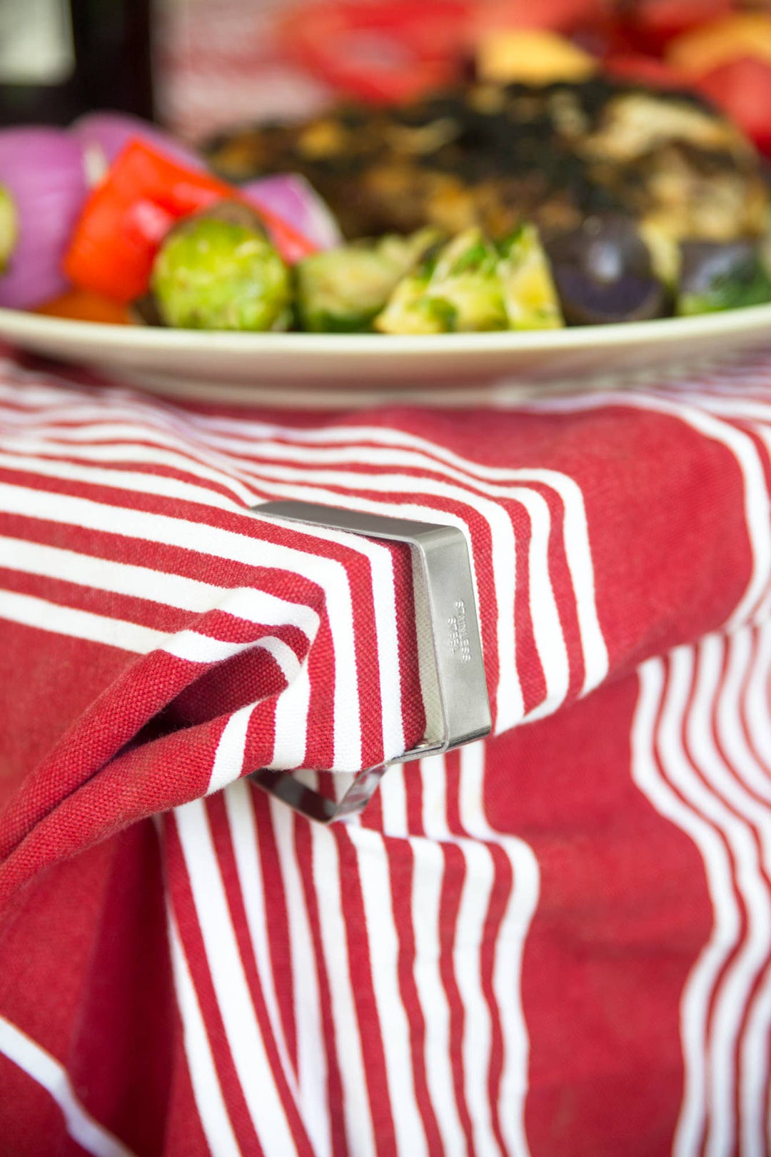 Fox Run Tablecloth Clips, Set of 4, 0.5" x 1.75" x 1.5"