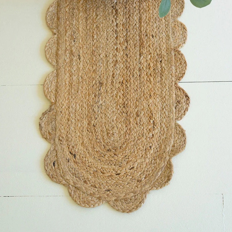 Scalloped Seagrass Table Runner