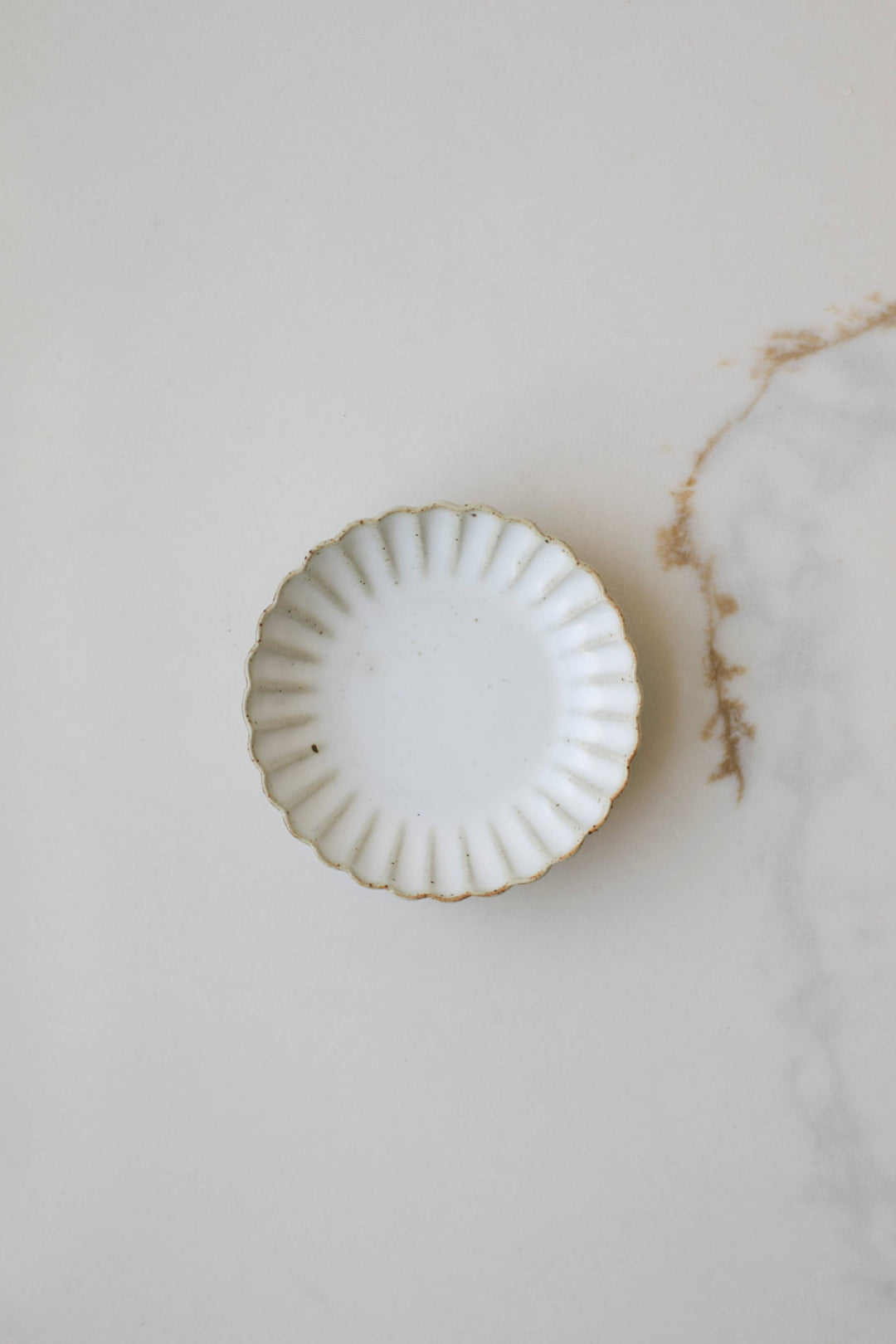 Small Scallop Edged Pinch Bowl