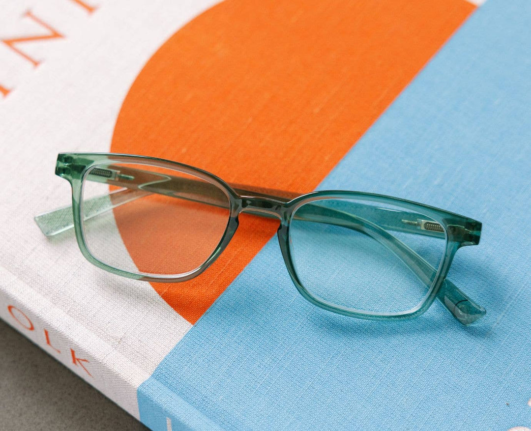 Jo (Blue Light): Light Green / Reading / 1.00