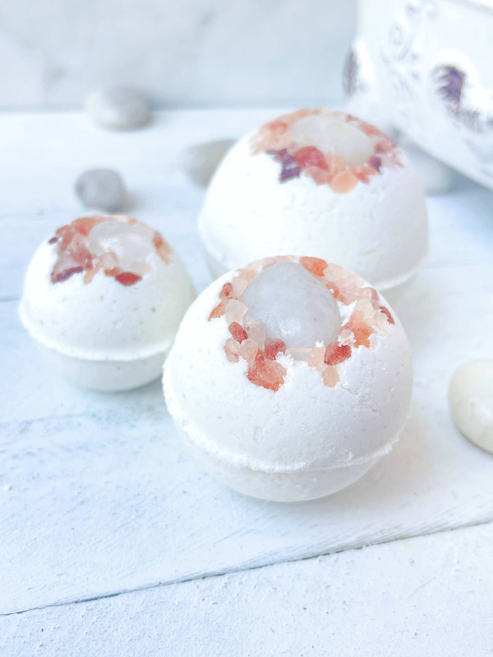 Quartz &amp; Pink Himalayan Salt Bath Bomb: Medium