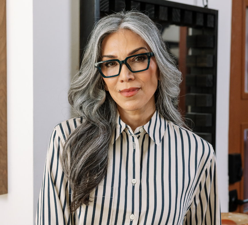 Curtsy (Blue Light): Teal / Reading / 4.00