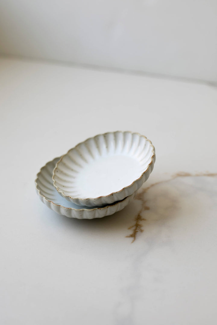 Small Scallop Edged Pinch Bowl