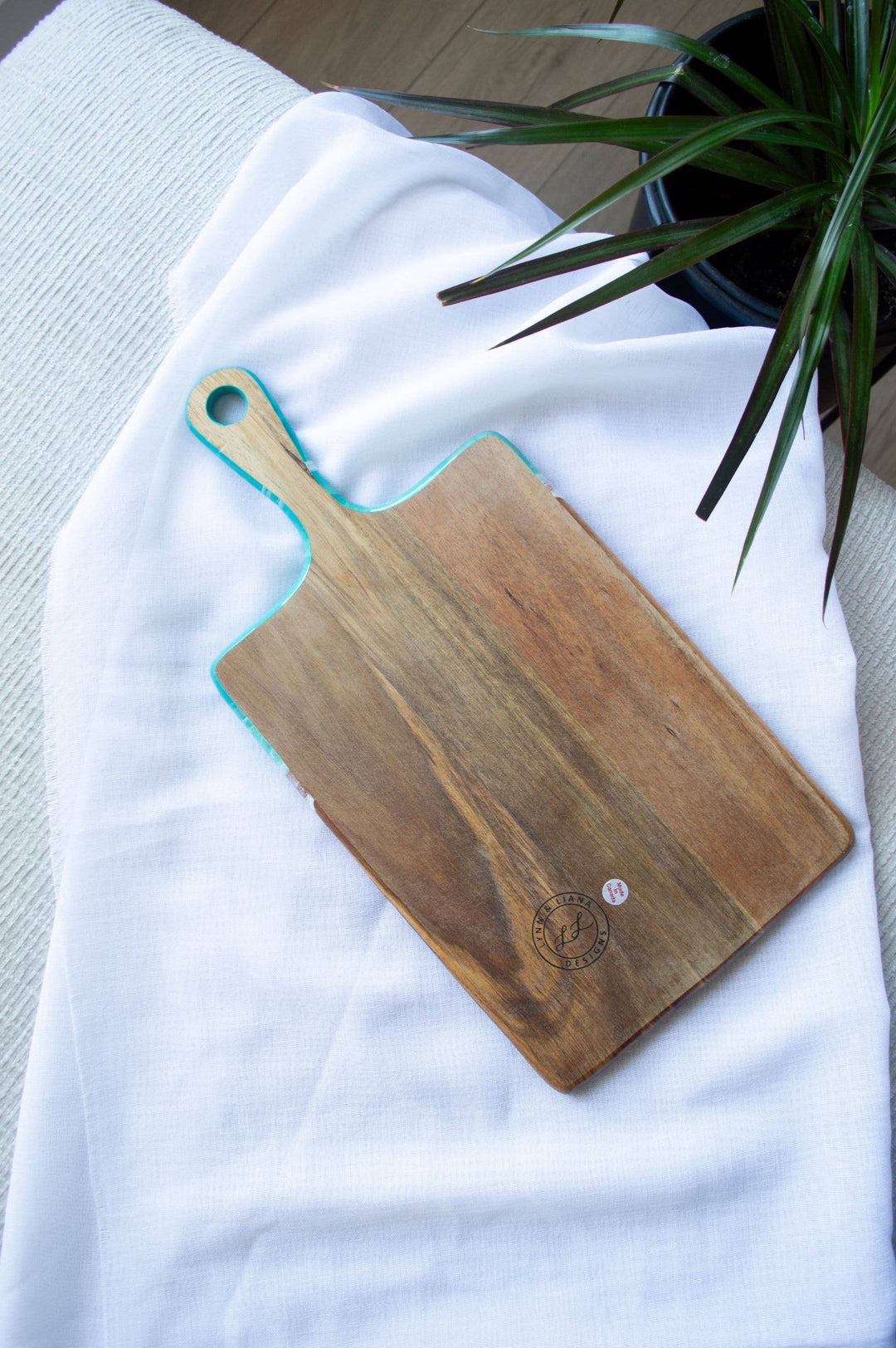 Charcuterie Board - Medium 8" x 16" Jade