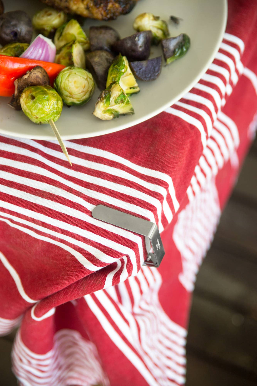 Fox Run Tablecloth Clips, Set of 4, 0.5" x 1.75" x 1.5"