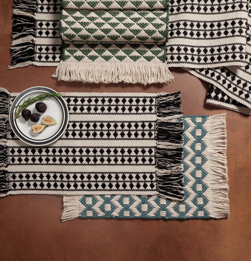 Table Runner "Echo Shadow"