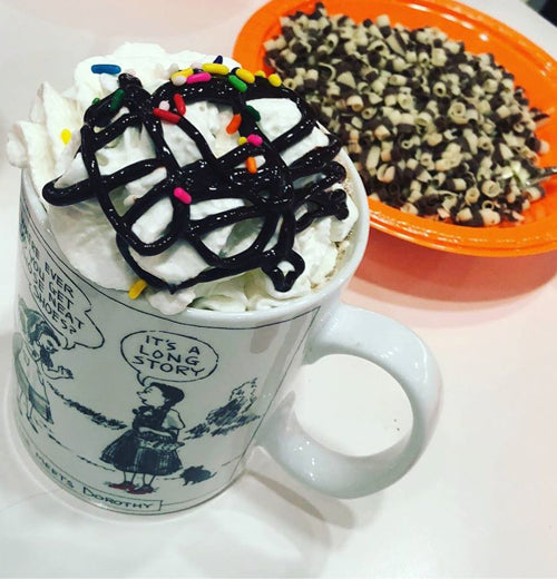 Mug "Alice Meets Dorothy"