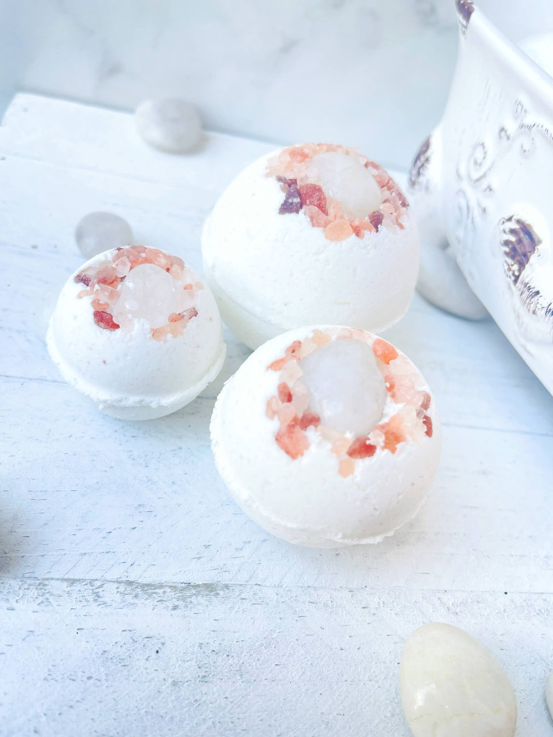 Quartz &amp; Pink Himalayan Salt Bath Bomb: Medium