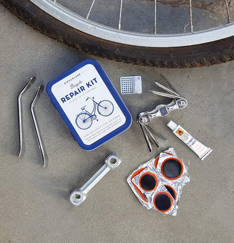Kit de réparation des crevaisons de vélo | Free People FR Kit de réparation des crevaisons de vélo | Free People FR