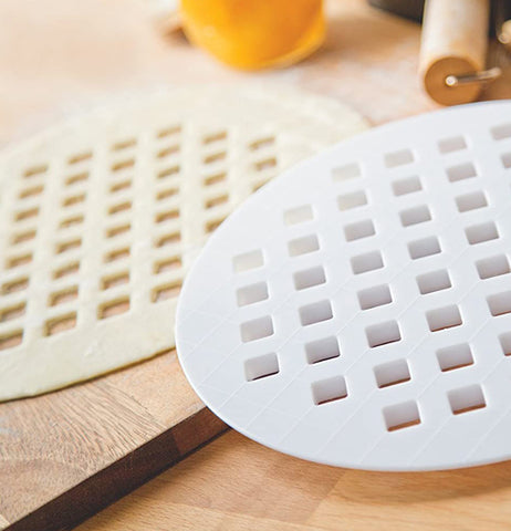 https://www.littleredhen.org/cdn/shop/products/Lattice-Pie-Cutter3_large.jpg?v=1631208374