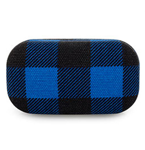 Blue plaid travel case.