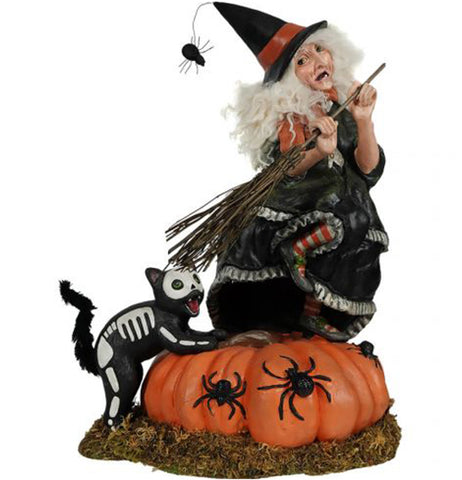 HALLOWEEN - "Frightened Frieda Witch" Figurine