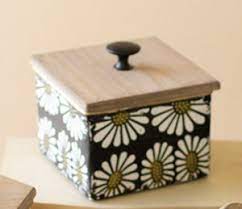 Black Metal Tin with Daisies and Wood Lid