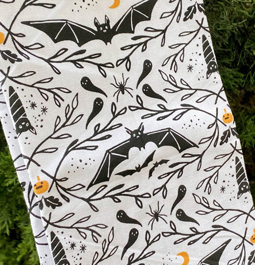 HALLOWEEN Tea Towel "Fangtastic"